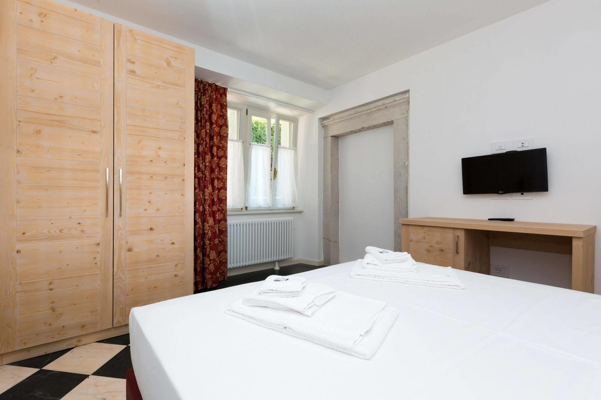 Colle Ameno Room And Breakfast Rovereto  Buitenkant foto