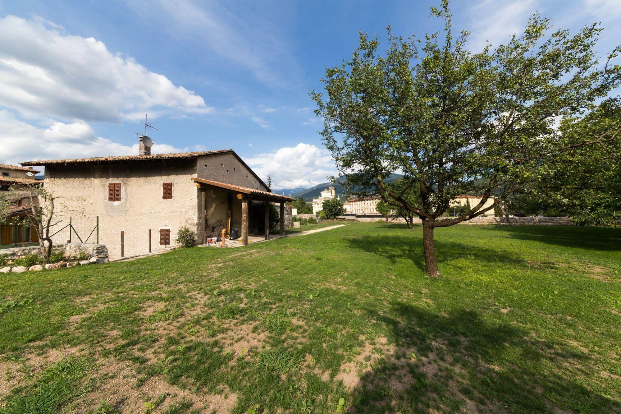 Colle Ameno Room And Breakfast Rovereto  Buitenkant foto